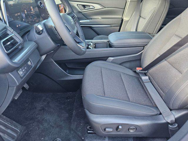 new 2025 Chevrolet Traverse car, priced at $45,055