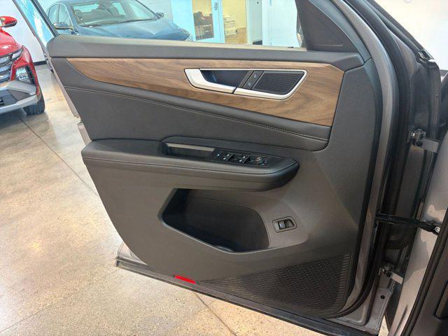 used 2025 Volkswagen Atlas car, priced at $33,736