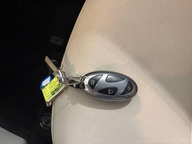 used 2025 Hyundai TUCSON Hybrid car, priced at $27,200