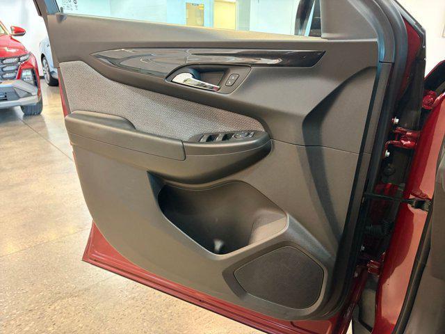 used 2025 Chevrolet TrailBlazer car, priced at $22,504