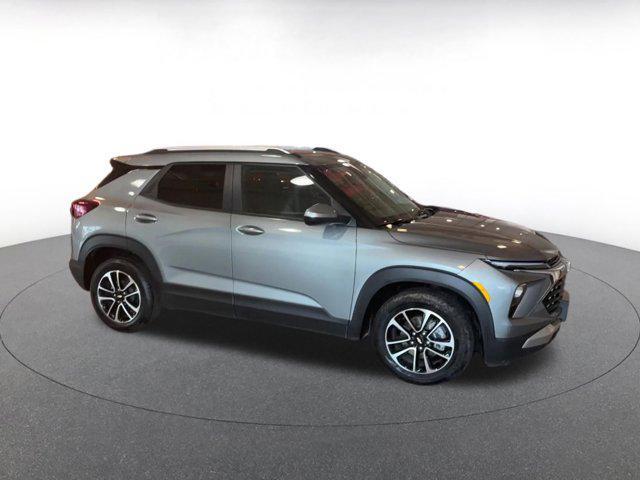 used 2025 Chevrolet TrailBlazer car, priced at $22,686