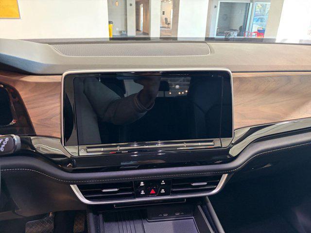 used 2025 Volkswagen Atlas car, priced at $35,059