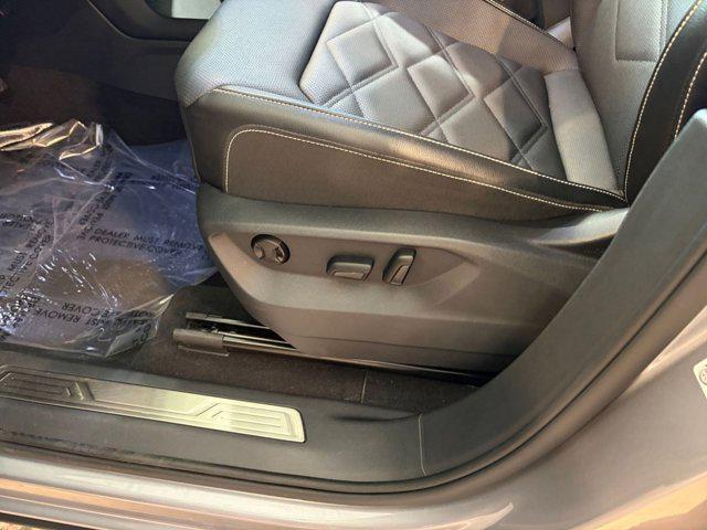 used 2025 Volkswagen Atlas car, priced at $35,059