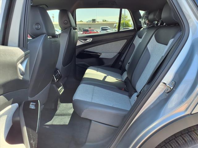 new 2025 Volkswagen ID.4 car, priced at $51,076
