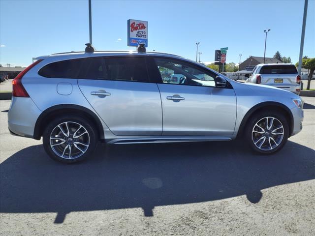 used 2018 Volvo V60 Cross Country car, priced at $18,490