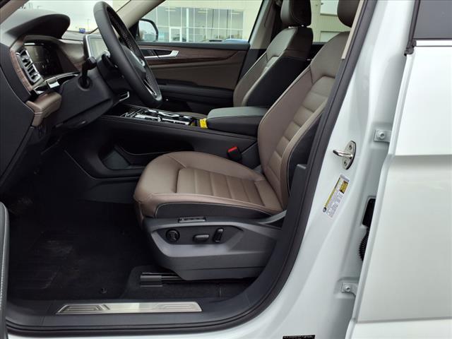 new 2025 Volkswagen Atlas car, priced at $51,464