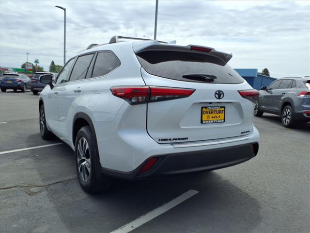 used 2022 Toyota Highlander car, priced at $40,990