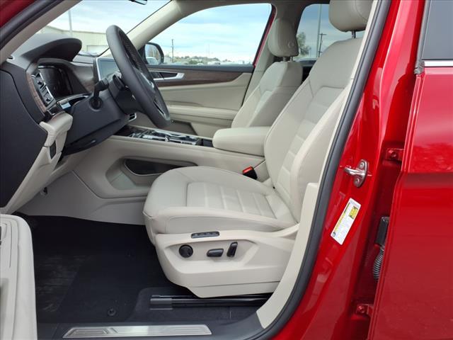 new 2025 Volkswagen Atlas car, priced at $48,694