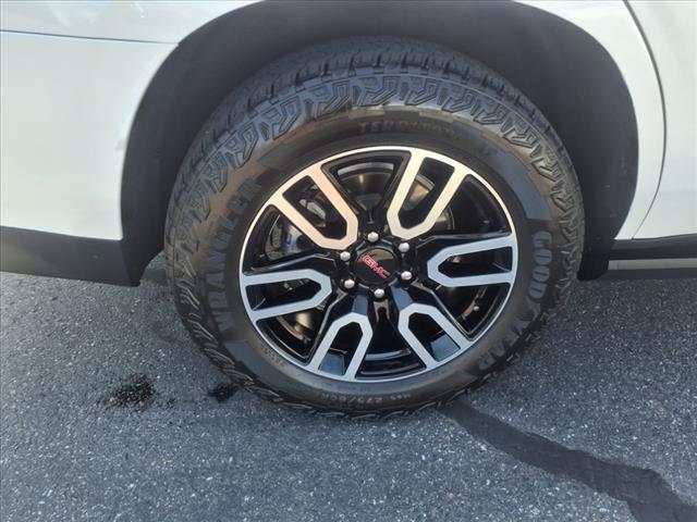 used 2024 GMC Yukon car, priced at $73,488