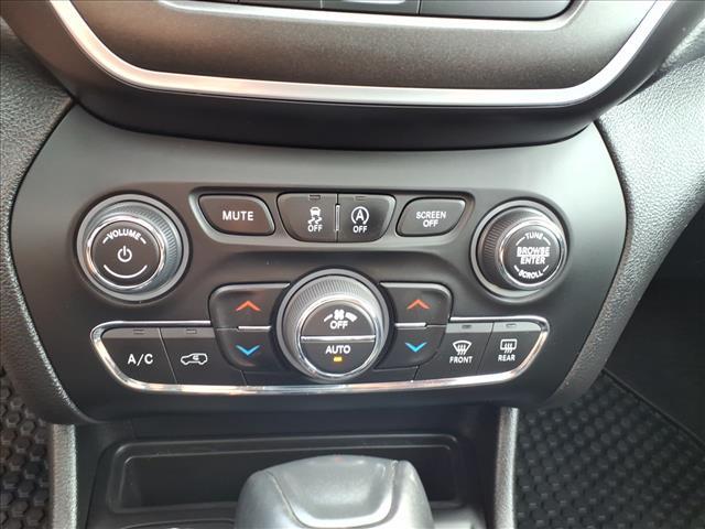 used 2020 Jeep Cherokee car, priced at $14,266