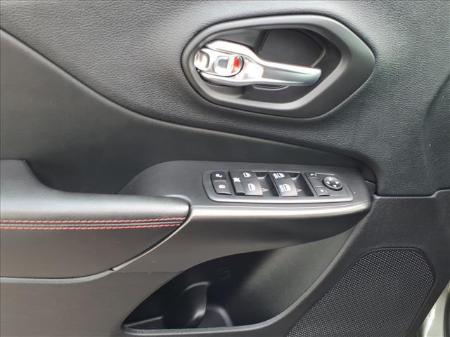 used 2020 Jeep Cherokee car, priced at $14,266