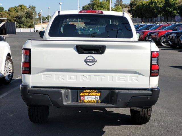 new 2025 Nissan Frontier car