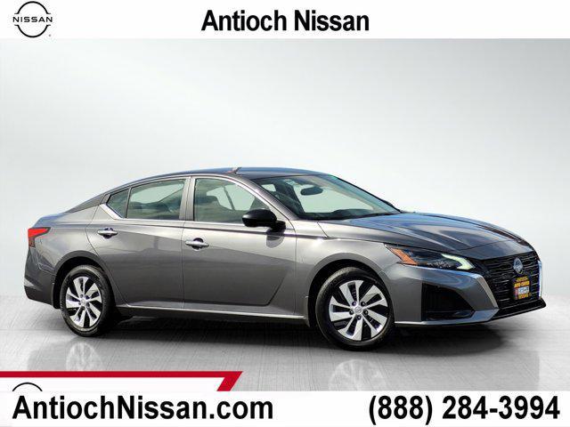 new 2025 Nissan Altima car