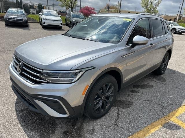 new 2024 Volkswagen Tiguan car, priced at $36,559