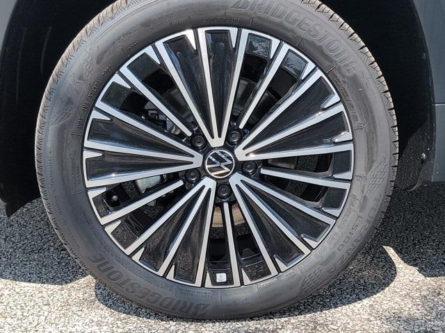 new 2025 Volkswagen Taos car, priced at $27,450