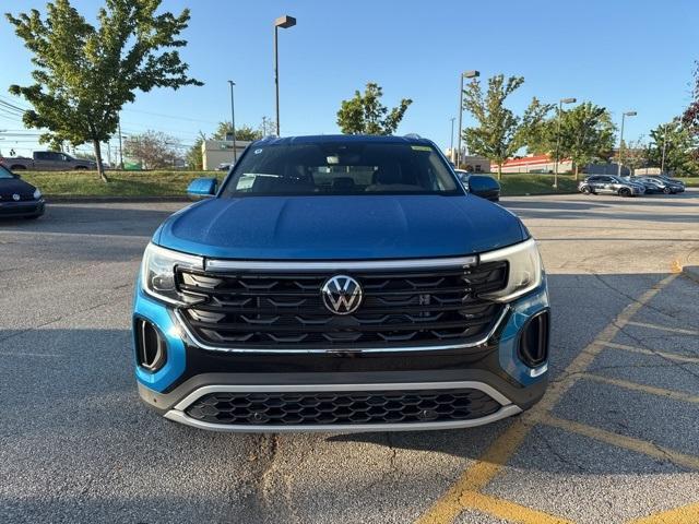 new 2024 Volkswagen Atlas Cross Sport car