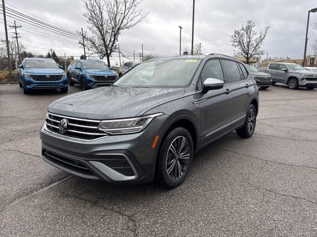 new 2024 Volkswagen Tiguan car, priced at $32,208