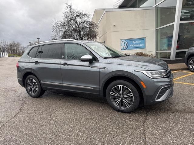 new 2024 Volkswagen Tiguan car, priced at $32,208