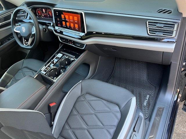 new 2025 Volkswagen Atlas car, priced at $43,808