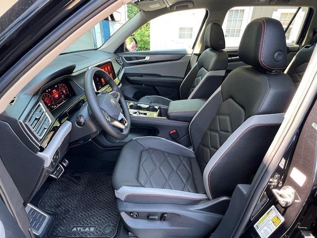 new 2025 Volkswagen Atlas car, priced at $43,808