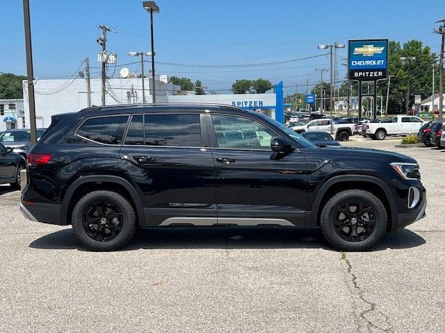 new 2025 Volkswagen Atlas car, priced at $43,808