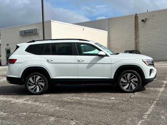 new 2025 Volkswagen Atlas car, priced at $40,633