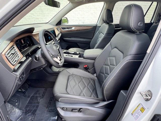 new 2025 Volkswagen Atlas car, priced at $40,633