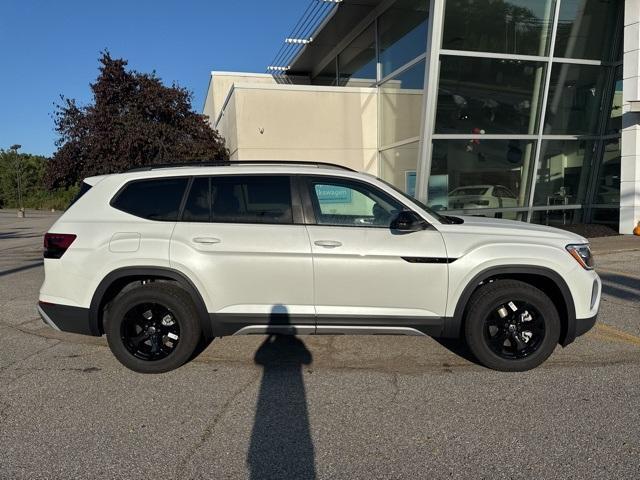 new 2024 Volkswagen Atlas car, priced at $48,477