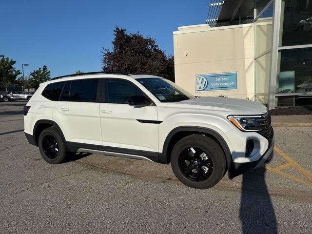 new 2024 Volkswagen Atlas car, priced at $48,477