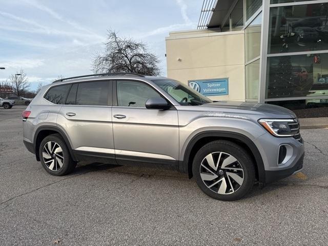 new 2024 Volkswagen Atlas car, priced at $42,317