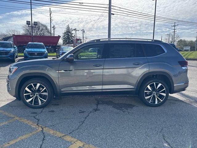 new 2025 Volkswagen Atlas car, priced at $51,238