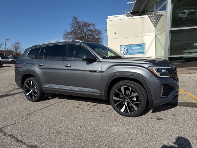new 2025 Volkswagen Atlas car, priced at $54,331