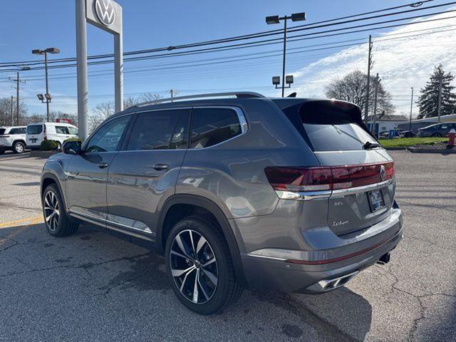 new 2025 Volkswagen Atlas car, priced at $51,238