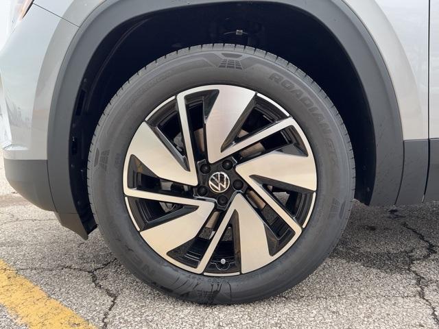 new 2025 Volkswagen Atlas car, priced at $47,899