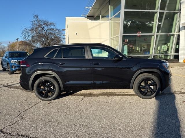 new 2025 Volkswagen Atlas Cross Sport car, priced at $48,241