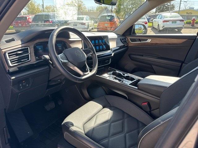used 2024 Volkswagen Atlas car, priced at $33,012