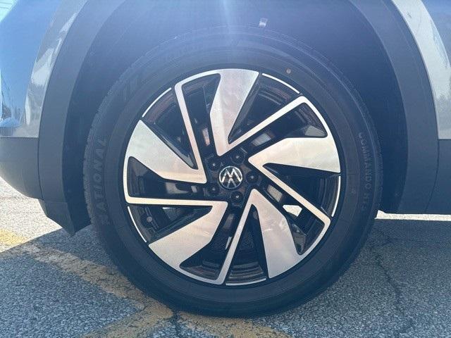 used 2024 Volkswagen Atlas car, priced at $33,012