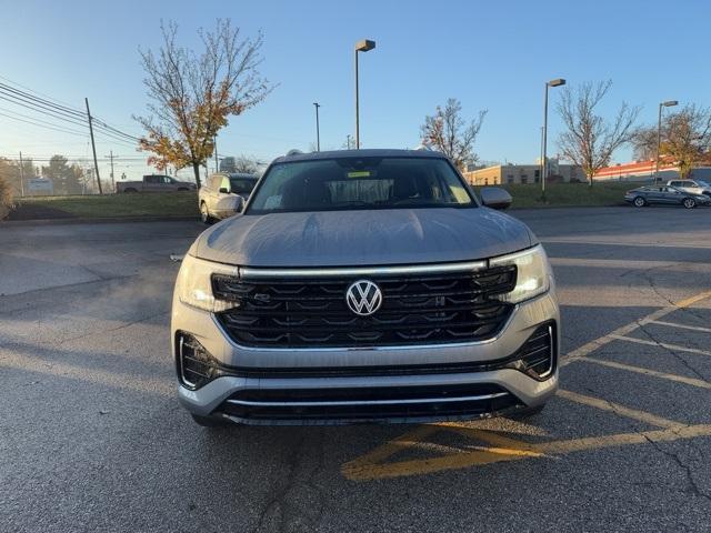 new 2025 Volkswagen Atlas car, priced at $52,565