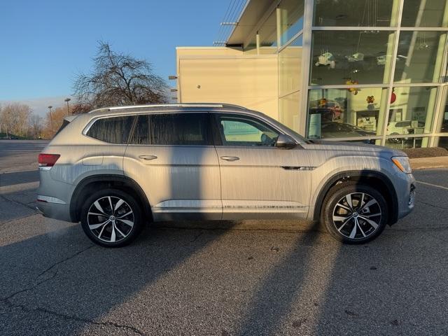 new 2025 Volkswagen Atlas car, priced at $52,565