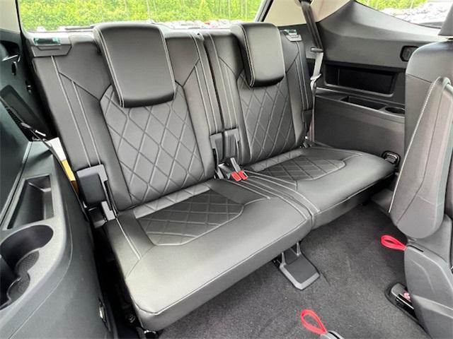 new 2025 Volkswagen Atlas car, priced at $54,175