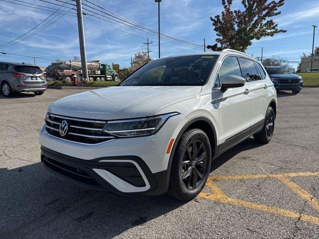 new 2024 Volkswagen Tiguan car, priced at $32,775