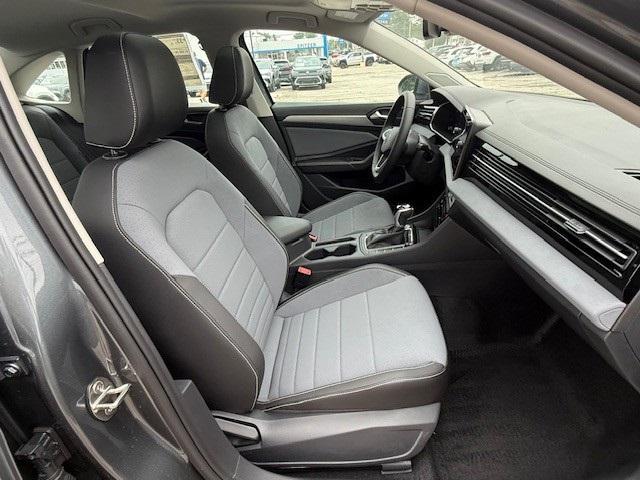 new 2025 Volkswagen Jetta car