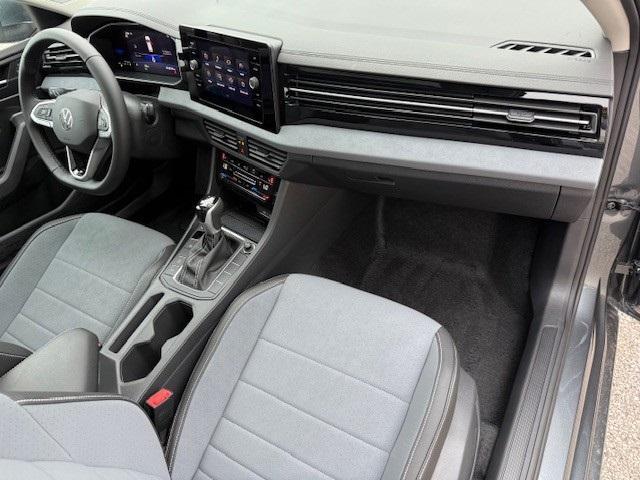 new 2025 Volkswagen Jetta car