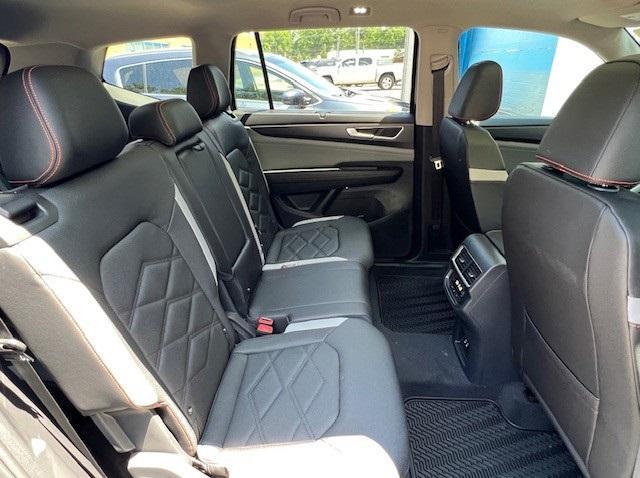 new 2025 Volkswagen Atlas car, priced at $44,443