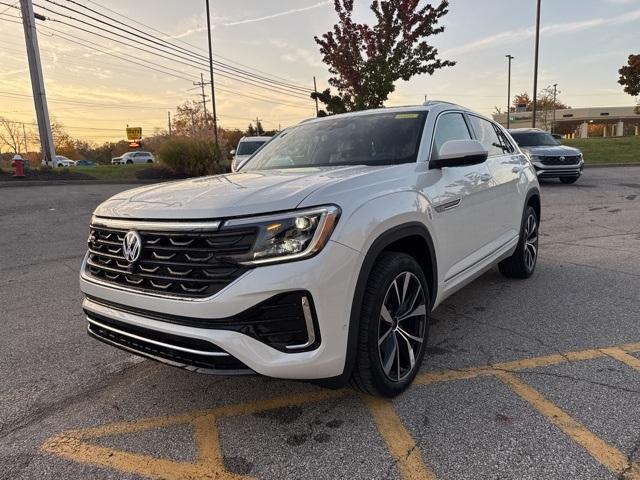 new 2025 Volkswagen Atlas Cross Sport car, priced at $52,101