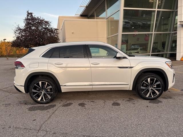 new 2025 Volkswagen Atlas Cross Sport car, priced at $52,101