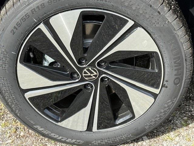 new 2025 Volkswagen Taos car, priced at $32,165
