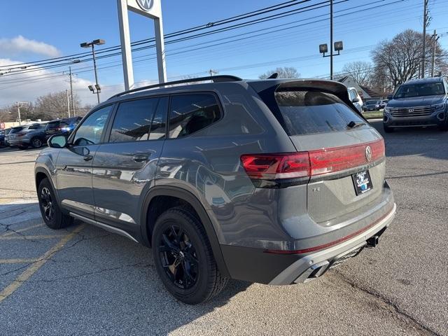 new 2025 Volkswagen Atlas car, priced at $46,343