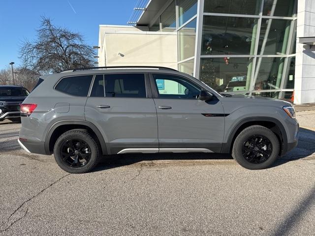 new 2025 Volkswagen Atlas car, priced at $46,343