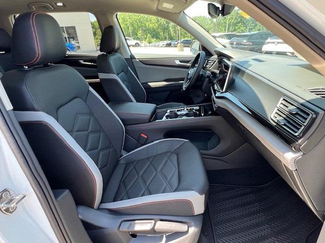 new 2025 Volkswagen Atlas car, priced at $44,443